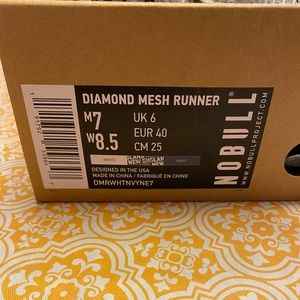 NOBULL Diamond Mesh Runner - New England